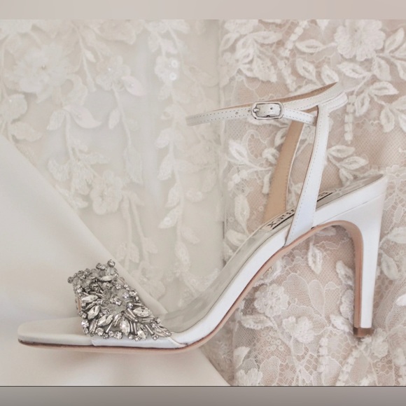Rider Stiletto Heel Size in White Satin - Picture 4 of 17